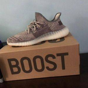 Man's  Yeezy Zions size 12